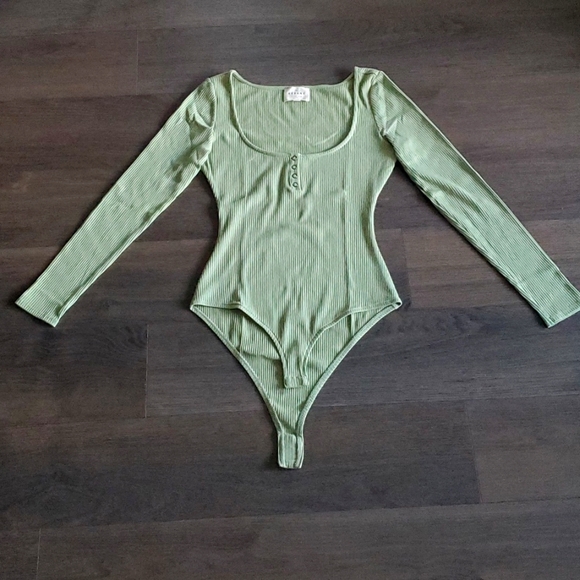 Sézane Kayla Bodysuit - Picture 6 of 11